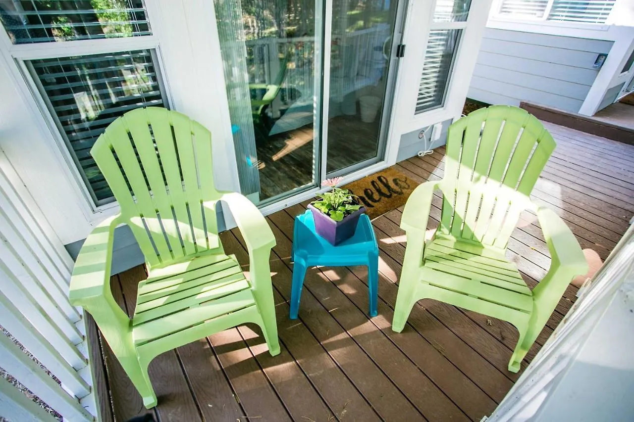 Lakefront Property Studio With Private Porch #39 At Long Cove Resort Charlotte Nyaraló
